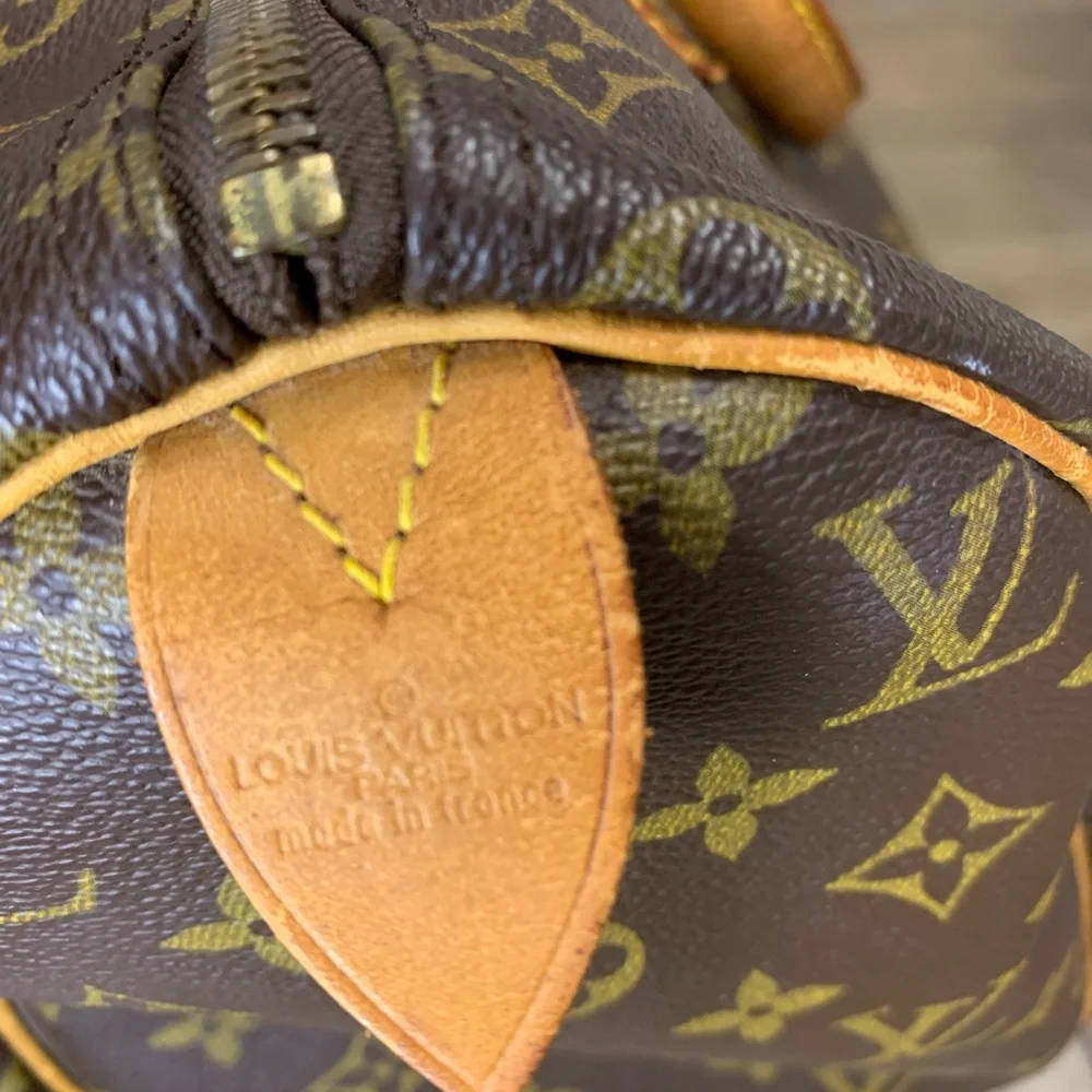 Authentic Louis Vuitton Speedy 30 in Mono - Picture 8 of 17